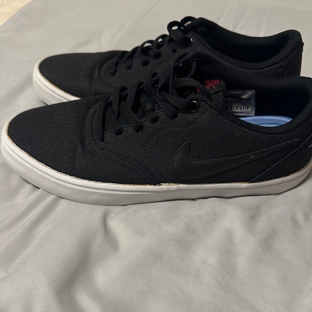Nike Men's Black SB Check Canvas Skateboard Sneakers